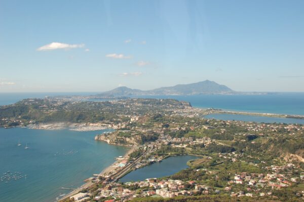 I pericoli di Vesuvio e Campi Flegrei. “Il più grande? L’indifferenza” I pericoli di Vesuvio e Campi Flegrei. “Il più grande? L’indifferenza”