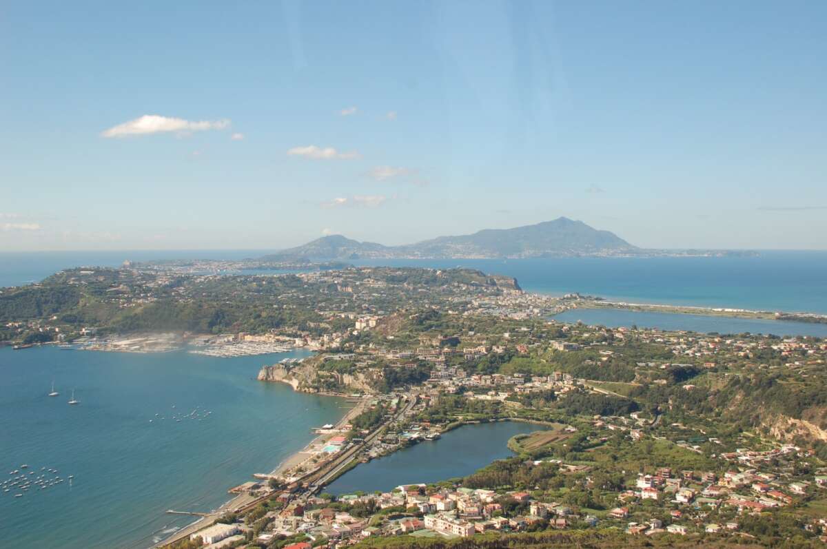 I pericoli di Vesuvio e Campi Flegrei. “Il più grande? L’indifferenza”