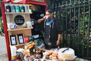 Caffè Astori, nasce a Londra il mini bar italiano in una cabina telefonica Caffè Astori, nasce a Londra il mini bar italiano in una cabina telefonica