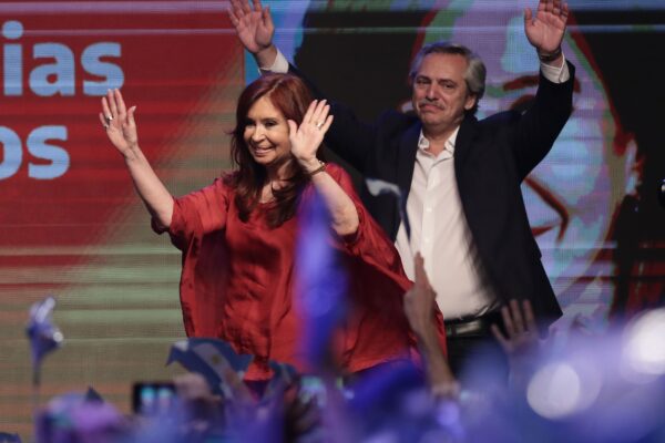 Fernandez il peronista vince le presidenziali in Argentina: “Siamo tornati e saremo migliori”