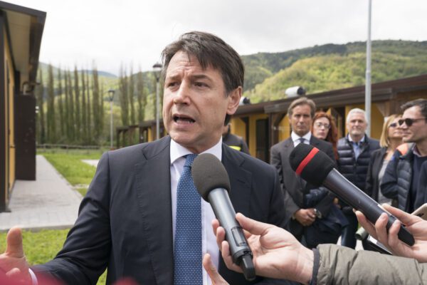 Conte cita Modugno dopo la sconfitta in Umbria e si complimenta con Tesei Conte cita Modugno dopo la sconfitta in Umbria e si complimenta con Tesei