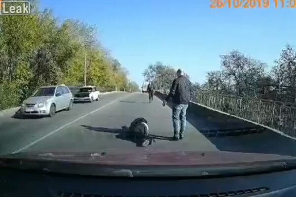 Ambulanza perde paziente per strada Ambulanza perde paziente per strada