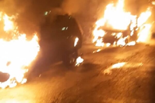 A fuoco scooter e auto di sindaco e consigliere, è allarme nel Comune di Massimo Troisi