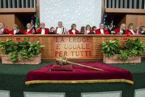 Sentenze oracolo: guai a criticarle Sentenze oracolo: guai a criticarle