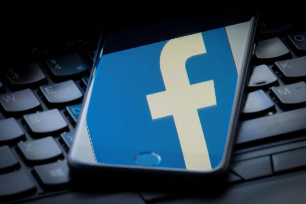 L’Antitrust apre un procedimento contro Facebook, rischia una multa da 5 milioni L’Antitrust apre un procedimento contro Facebook, rischia una multa da 5 milioni