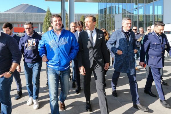 Salvini gioca con la storia: “Dopo Berlino, cadrà il muro di Carpi”