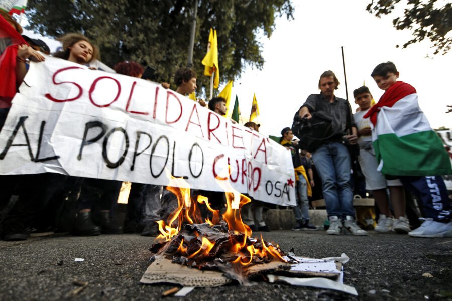 Borse di studio in Europa per i nuovi leader curdi, l’appello dei parlamentari italiani