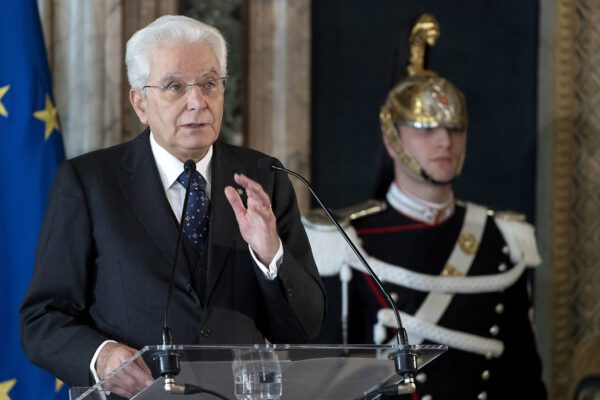 Festa delle Forze Armate, Mattarella: “Cento anni di unità italiana”