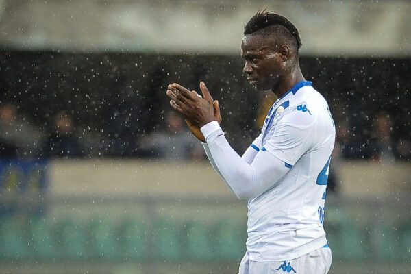 Ululati a Balotelli, il capo ultrà del Verona: “E’ folklore, anche noi abbiamo un negro”