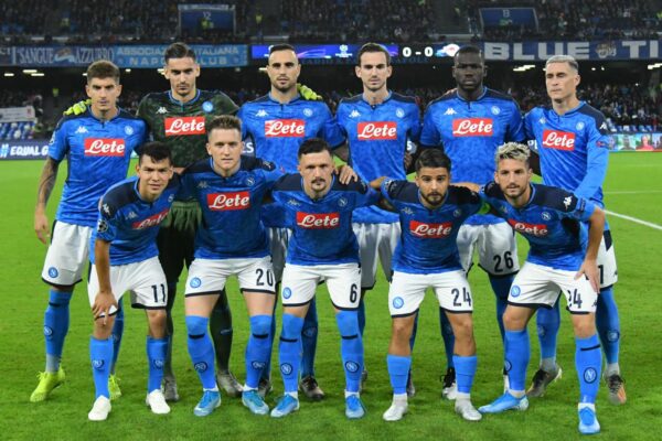 Stipendi d’oro e capricci, i giocatori del Napoli lasciano Ancelotti da solo in ritiro
