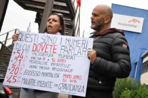 Ex Ilva, lavoratori in cassa integrazione: “Siamo fantasmi dimenticati da tutti” Ex Ilva, lavoratori in cassa integrazione: “Siamo fantasmi dimenticati da tutti”