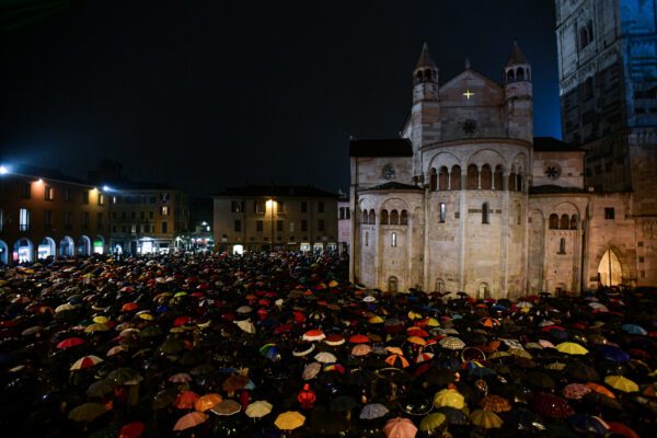 Foto Piero Cruciatti / LaPresse 
18 novembre 2019 Modena, Italia 
Cronaca 
Manifestazione delle “Sardine” in occasione della visita di Matteo Salvini a Modena 
Nella foto: un momento della manifestazione delle “Sardine”
Photo Piero Cruciatti / LaPresse 
18 november 2019 Modena, Italy 
News
Demonstration of the “Sardine” against Matteo Salvini’s visit to Modena.
In the photo: a moment of the event