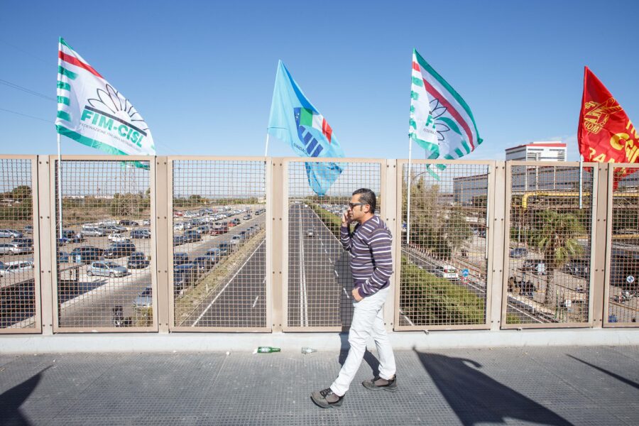 Ex Ilva, i cittadini: “Qui si muore sull’altare del Pil”. Al via lo sciopero