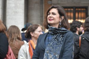 Manifesti razzisti contro Laura Boldrini: “Non abbasseremo la testa, non ci fanno paura”