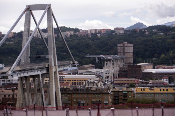 Autostrade per l’Italia su ponte Morandi: “Non accettiamo rischi operativi su infrastrutture”