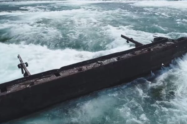 Cascate del Niagara, la tempesta sposta una nave dopo un secolo