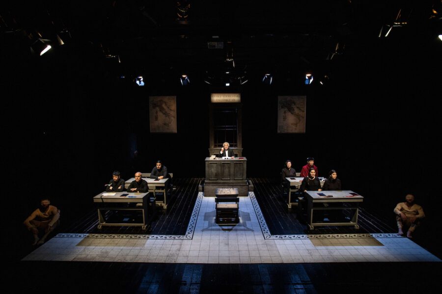 Enzo Moscato porta in scena la condizione del bambino con ‘Ronda degli ammoniti’