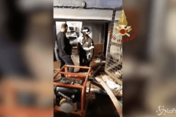 Nubifragio in Sardegna, il video dei vigili del fuoco