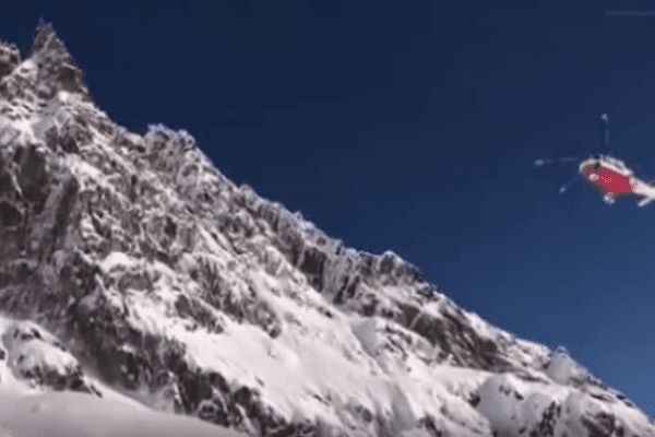 Valanga sul Monte Bianco, due morti Valanga sul Monte Bianco, due morti