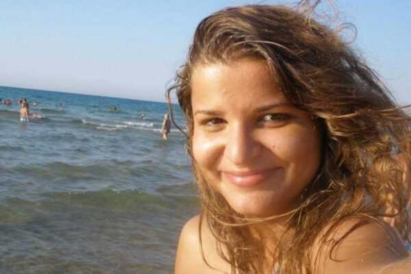 “Aspetto un figlio da te” e lui la uccide, confessa l’amante che l’ha finita a coltellate