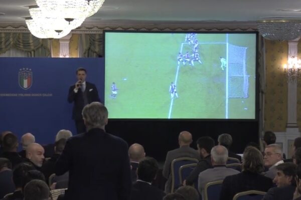 Polemiche Var, Rizzoli ad Ancelotti: “Napoli Atalanta andava interrotta”