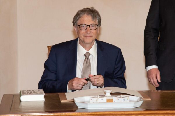 Bill Gates è l’uomo più ricco del mondo, superato il capo di Amazon Bezos