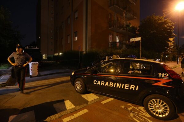 Uccide a pugni la nonna durante una lite in auto per i soldi