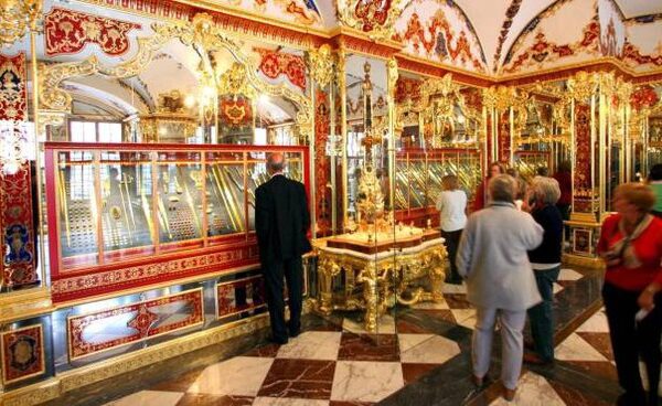 Germania, furto di gioielli da un miliardo nel castello di Dresda