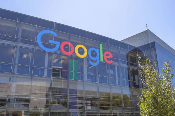 Giganti sul web, minuscoli nelle tasse: i colossi di Internet pagano solo 64 milioni all’Erario