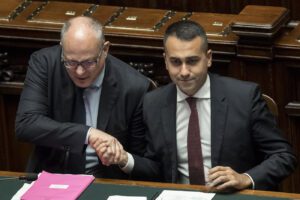 Manovra, pioggia di emendamenti grillini: no alla tassa su bioplastica e stretta sull’Imu alla Chiesa