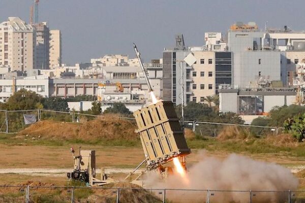 Israele continua l’attacco a Gaza, 22 morti e 70 feriti