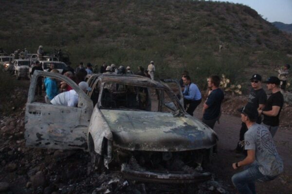 Bambino vaga per 23 chilometri e scampa al massacro in Messico