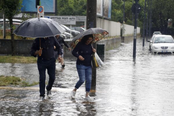 Maltempo, pioggia in arrivo: allerta meteo della Protezione civile, le zone coinvolte