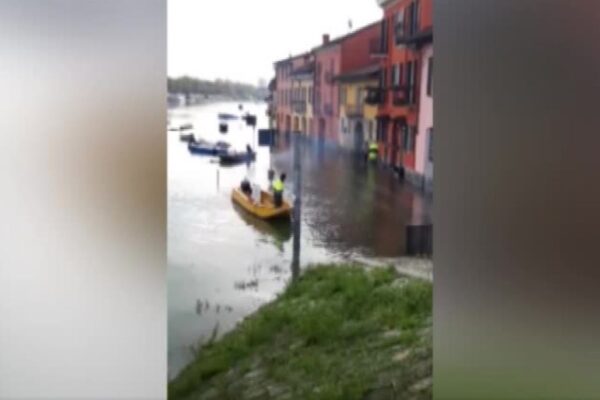 Maltempo, esonda il Ticino a Pavia