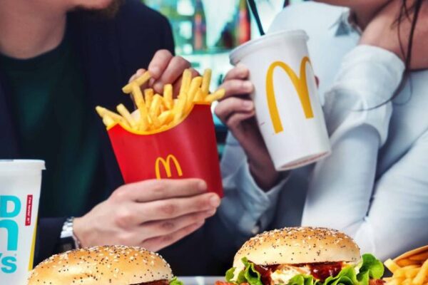Beffa McDonald’s, paga 400mila euro di premi: concorso troppo facile: