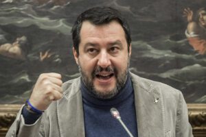 Sondaggi, vola il centrodestra trainato da Salvini: tracollo dei 5 Stelle