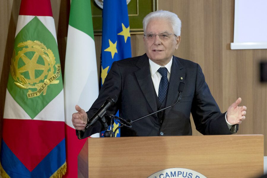 Mattarella: “Esempio caduti è vincolo morale per continuità contributo”
