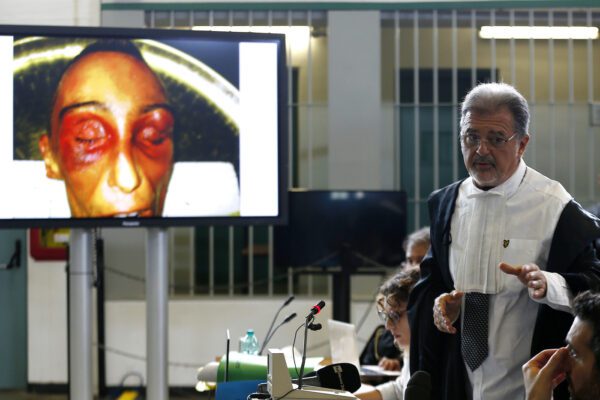 Cucchi, le motivazioni della sentenza: “Stava bene, fatali le lesioni subite nel pestaggio”