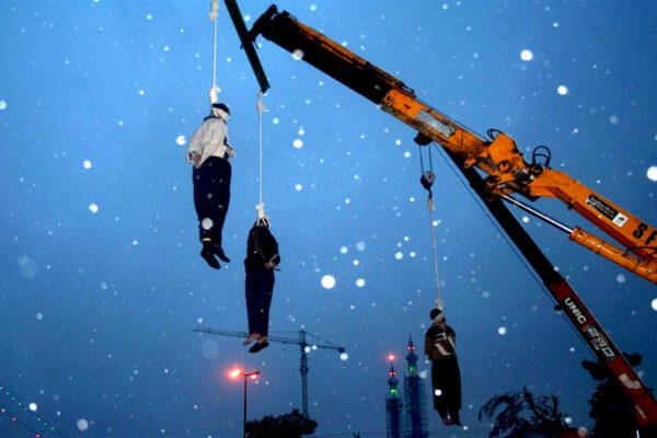 In Iran 40 anni di repressione, giustiziati anche i ragazzini