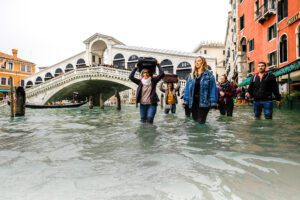 Niente Mose, niente Ilva, l’Italia casca a pezzi: non è un Paese normale