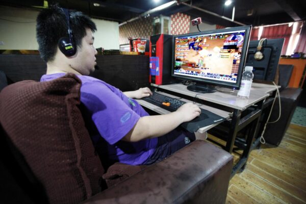 Videogames col ‘coprifuoco’ per i minorenni, il piano cinese contro la nuova dipendenza