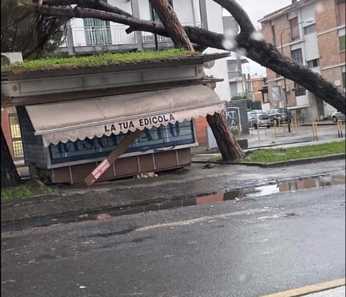 Maltempo, Campania in ginocchio: allerta meteo prorogata