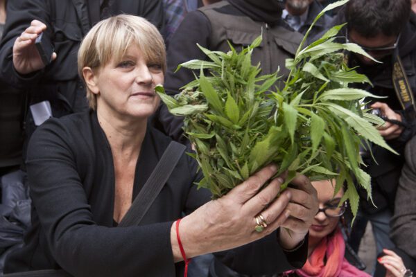 La Cassazione dà ragione a Marco Pannella, non è reato coltivare cannabis
