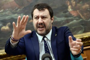 Riuscirà Salvini a sfuggire alla caccia al cinghiale?