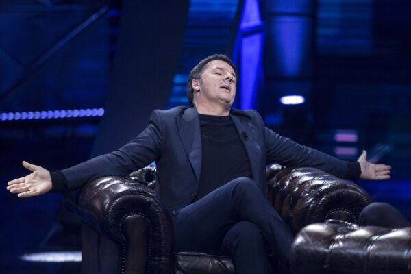 Ri-fuga di notizie: documenti segreti distribuiti ai giornali