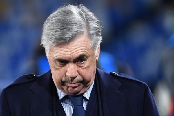 Perché Ancelotti è stato esonerato dal Napoli: il retroscena che non piace a nessuno