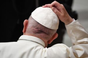 Nel 2019 segnalati in Vaticano 1.000 abusi di preti su minori