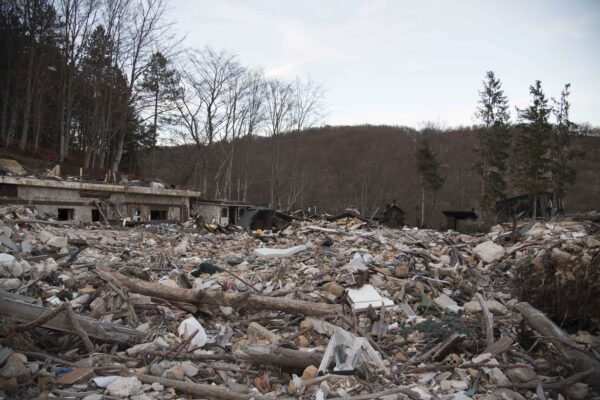 Rigopiano, 22 archiviazioni anche ex governatori. I parenti delle vittime: “noi presi in giro da giustizia”