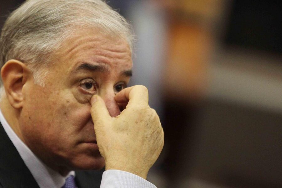 Marcello Dell’Utri, sequestro di oltre 19 milioni di euro: “Bonifici Berlusconi non dichiarati”