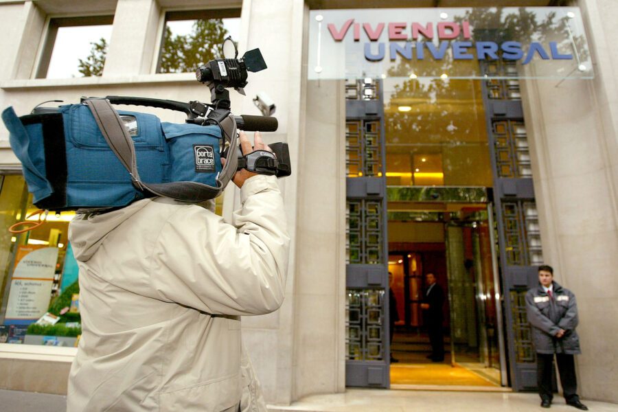Vivendi vende ai cinesi: 10% di Universal Music Group per 3 miliardi di euro